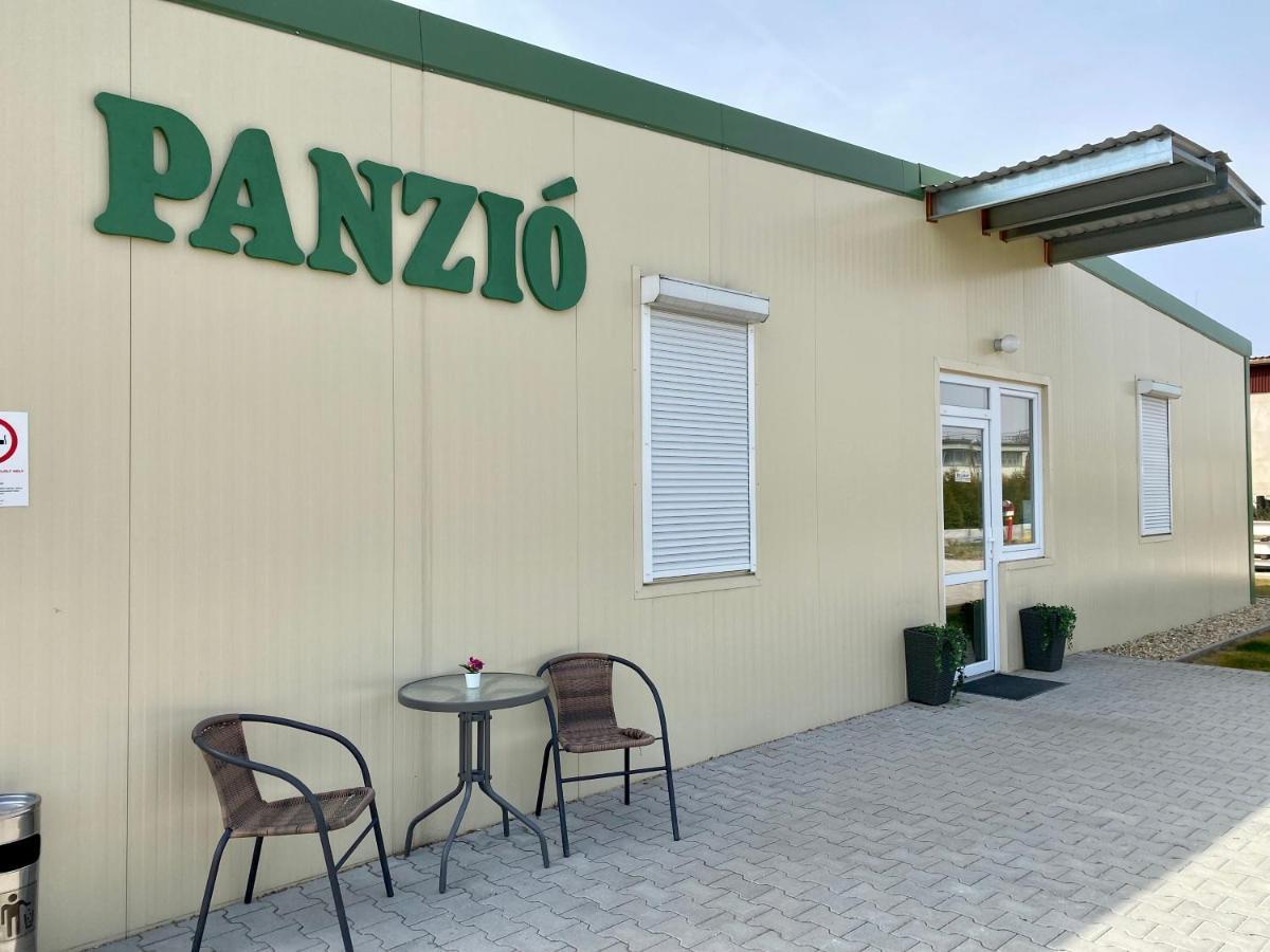Vecsési Rendezvényközpont és Panzió Exterior foto