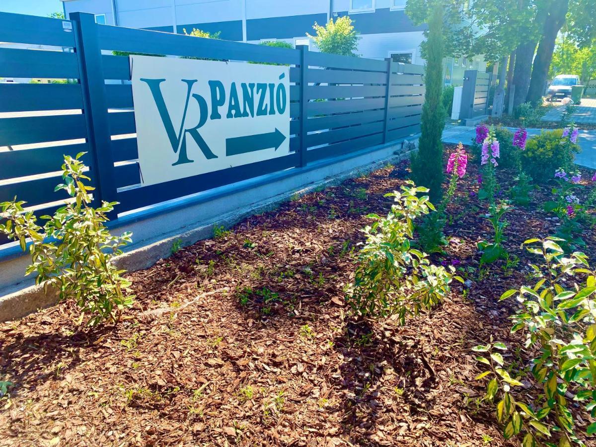Vecsési Rendezvényközpont és Panzió Exterior foto