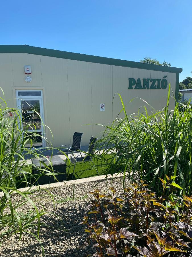 Vecsési Rendezvényközpont és Panzió Exterior foto