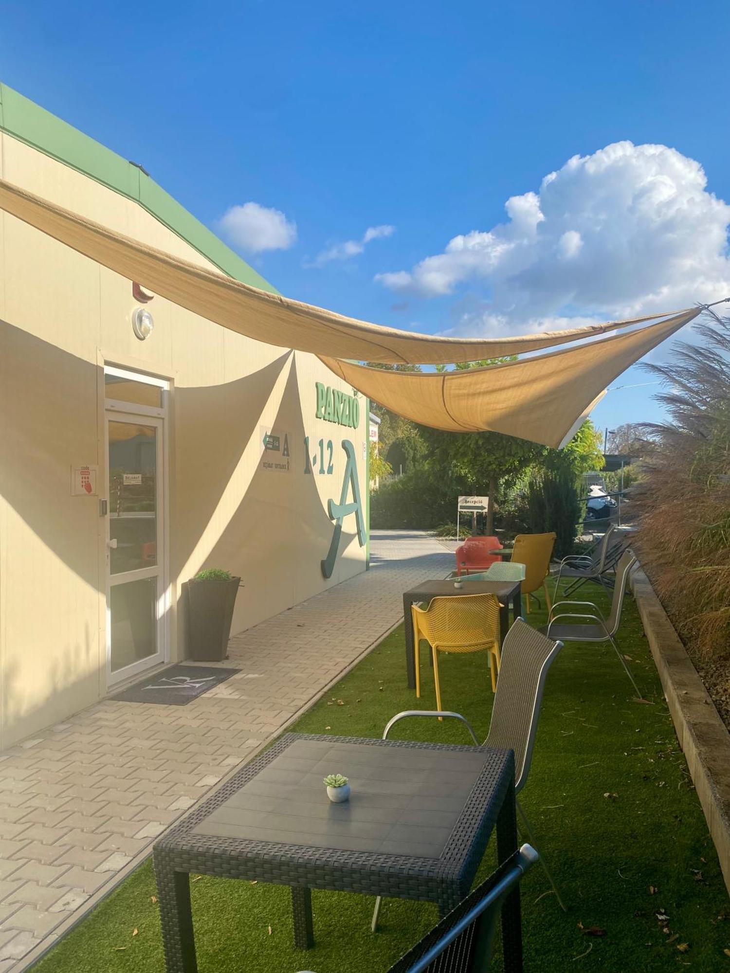 Vecsési Rendezvényközpont és Panzió Exterior foto